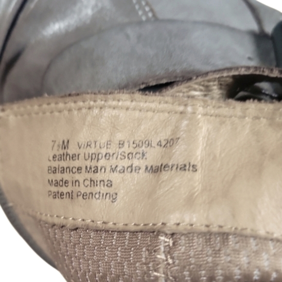 Naya Women's Soft Leather Virtue Block Heel Rustic Buckle Ankle Bootie Sz 71/2 M - Picture 8 of 13